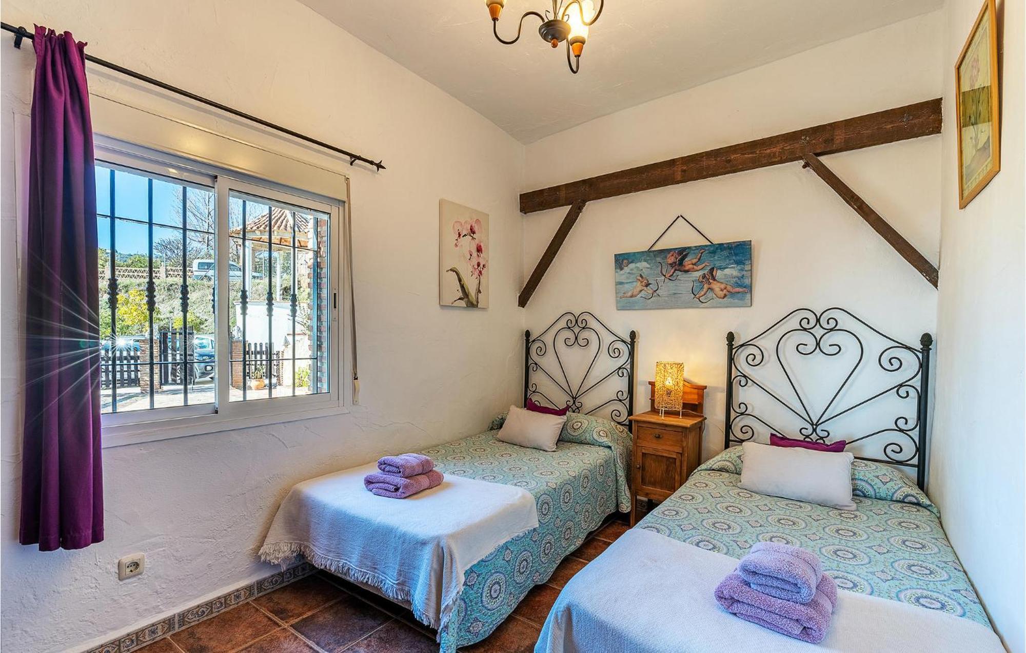 Amazing Home In Frigiliana With Kitchen エクステリア 写真