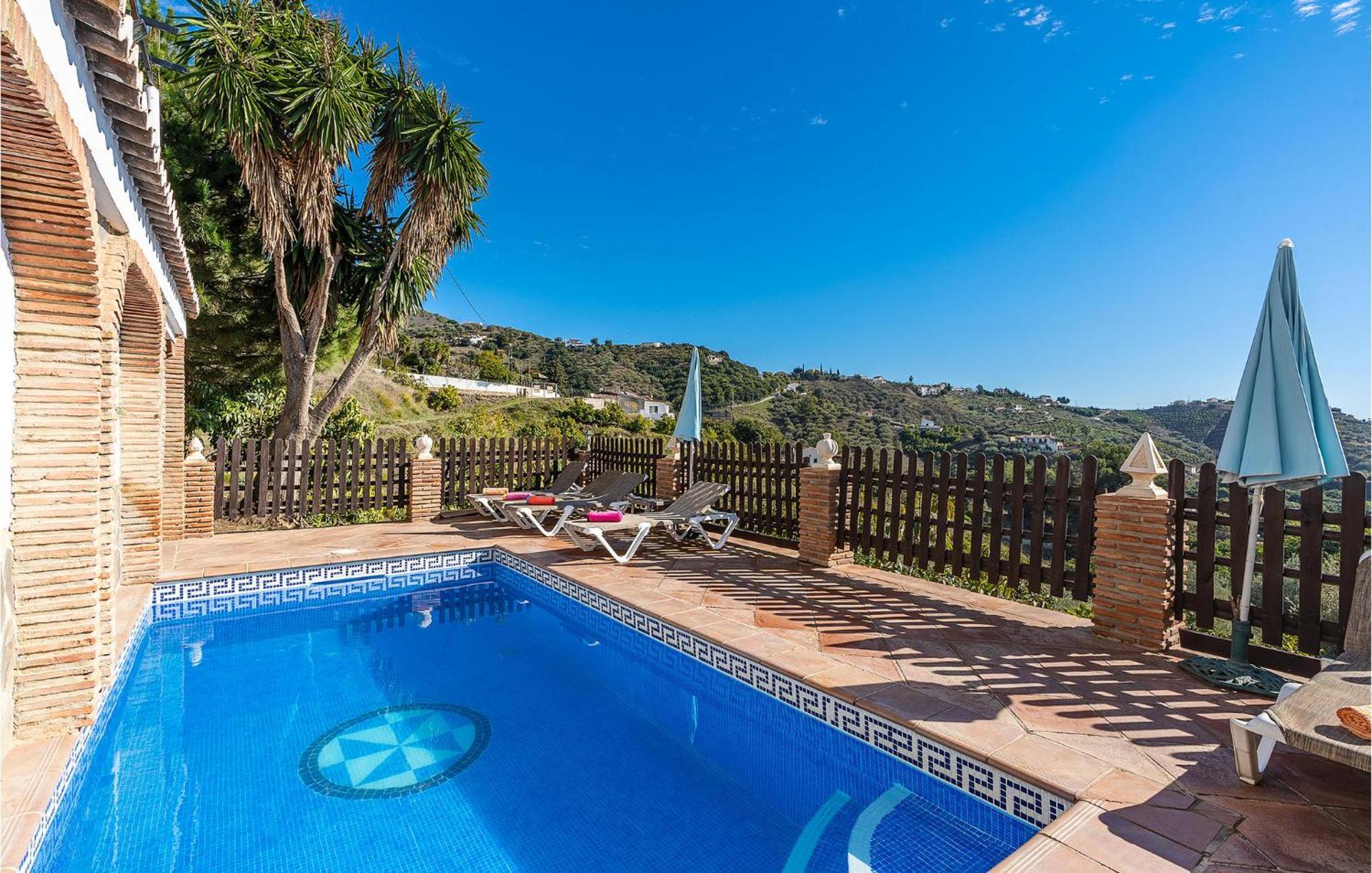 Amazing Home In Frigiliana With Kitchen エクステリア 写真