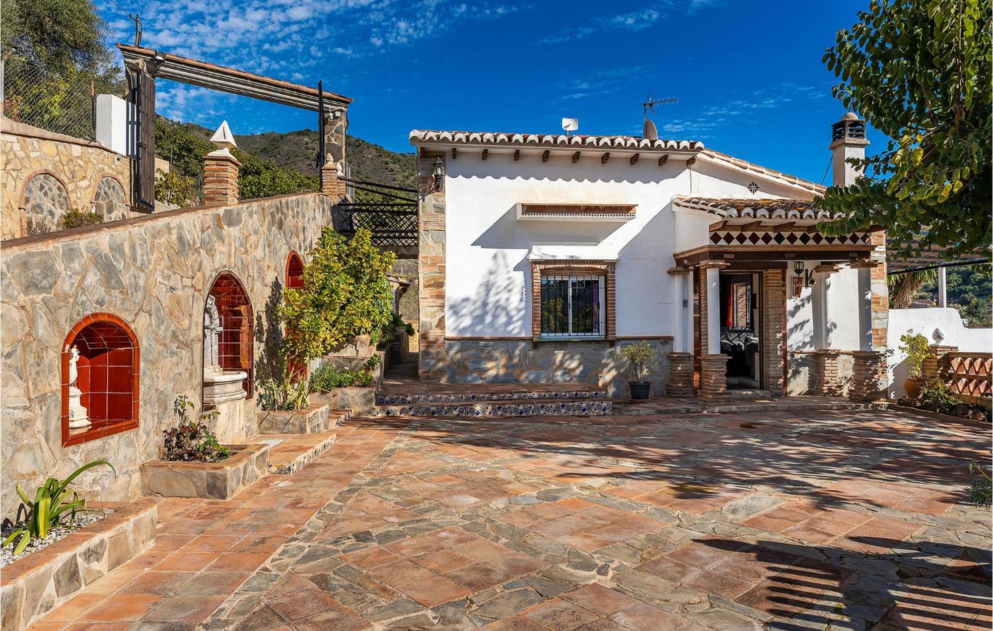Amazing Home In Frigiliana With Kitchen エクステリア 写真