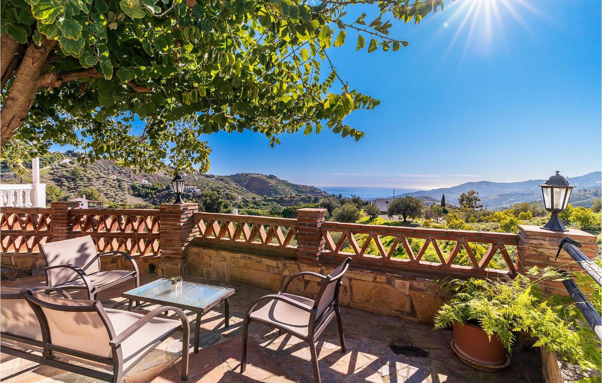 Amazing Home In Frigiliana With Kitchen エクステリア 写真