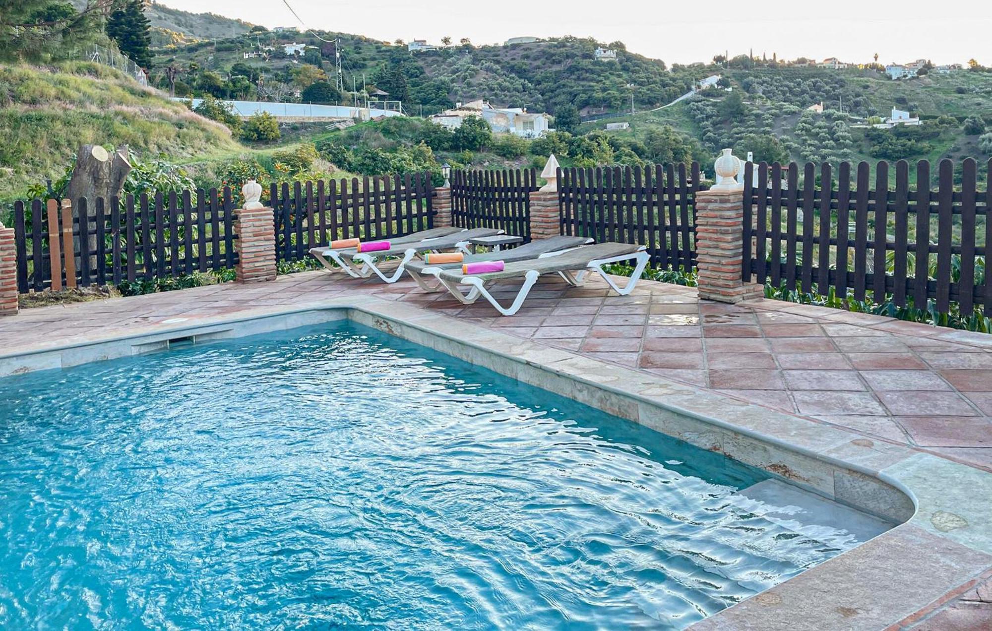 Amazing Home In Frigiliana With Kitchen エクステリア 写真